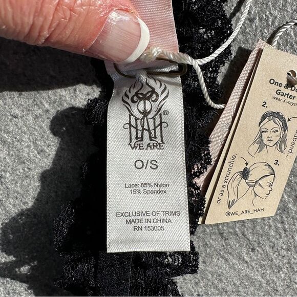 NWT Free People x HAH One & Done Lace Garter Headband Scrunchie in Noir (Black) - Picture 9 of 14